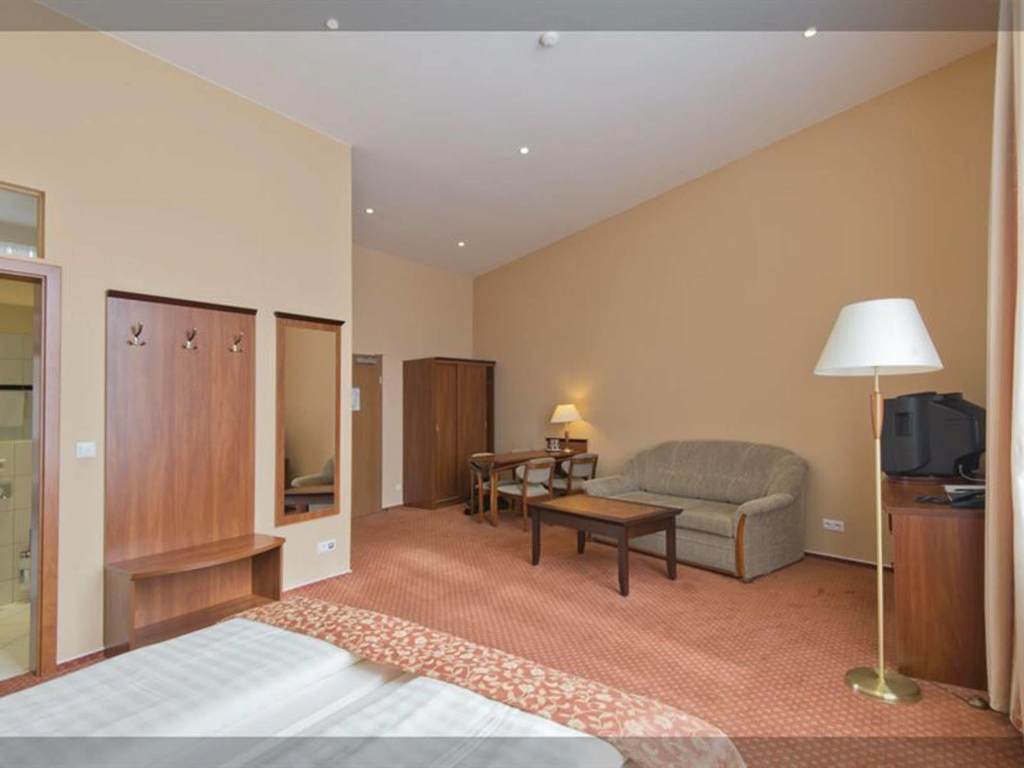 Rewari Hotel Berlin Ngoại thất bức ảnh